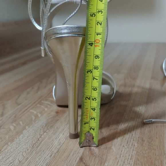 Guess 🆕 Christa Gold Leather Heels 8M - Picture 12 of 16